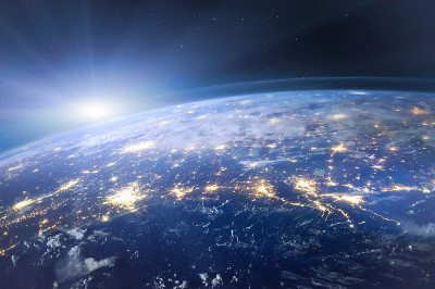 从太空看地球，夜光鸟瞰图