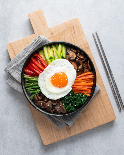 石锅拌饭，韩国传统菜肴