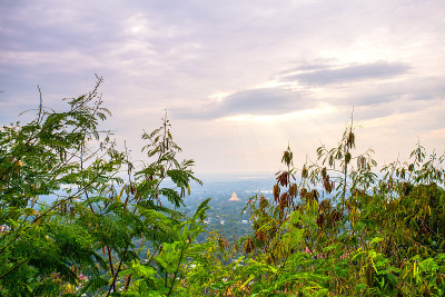 实皆山