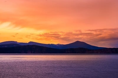 上克拉马斯湖日出，美国俄勒冈州