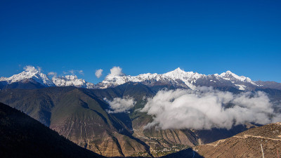 中国云南梅里雪山景观。