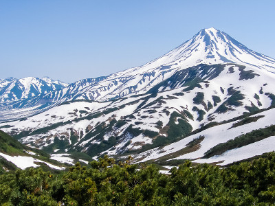 堪察加的风景，山脉和火山。
