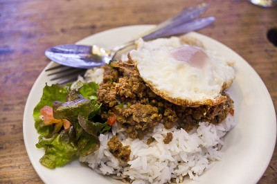 罗勒猪肉炒饭泰国菜