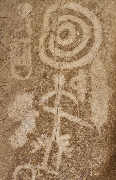 有猎人形象的古代岩画