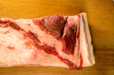 新鲜生五花肉