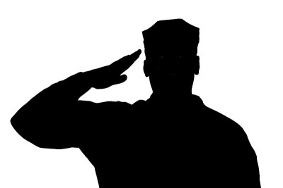 敬礼的士兵剪影在白色背景孤立