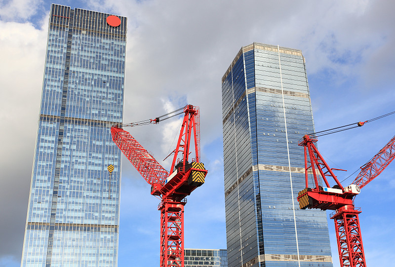 深圳的摩天大楼和建筑工地预览效果