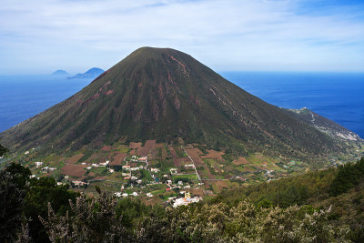 意大利风沙群岛西西里岛的火山山