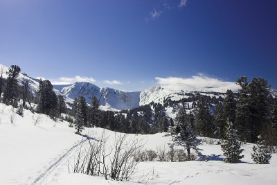 的雪山