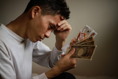 一个担心庆祝的人