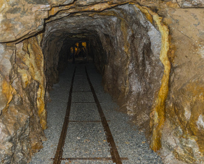 布吕松老金矿的矿山铁路
