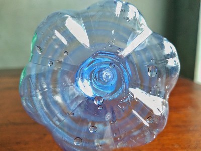 空矿泉水瓶底部