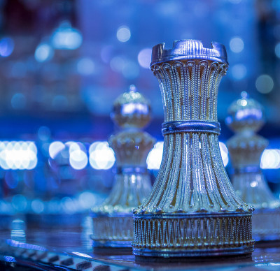 银和金车棋子