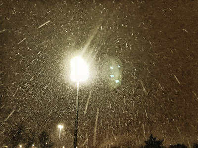 雪在晚上