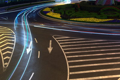 夜晚的汽车
