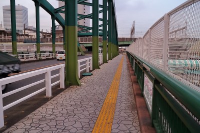 在桥