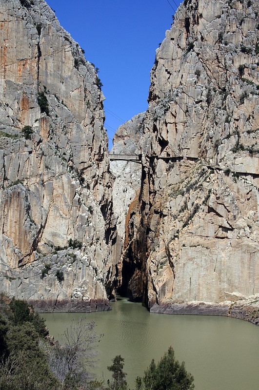 西班牙的El Chorro峡谷。