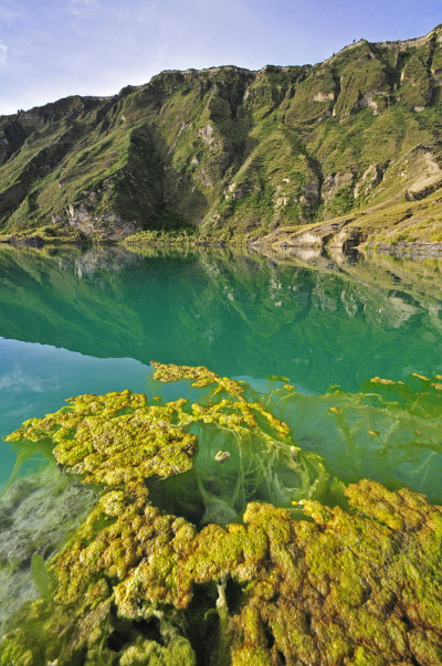 厄瓜多尔安第斯山脉的基洛托亚火山口湖