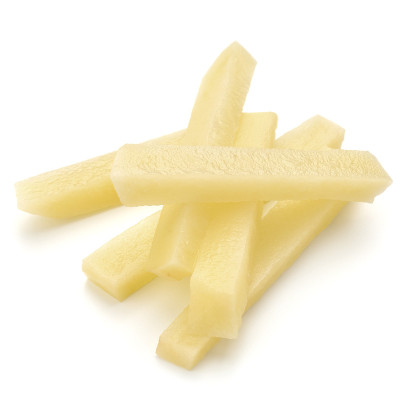 为炸薯条准备的生土豆切片