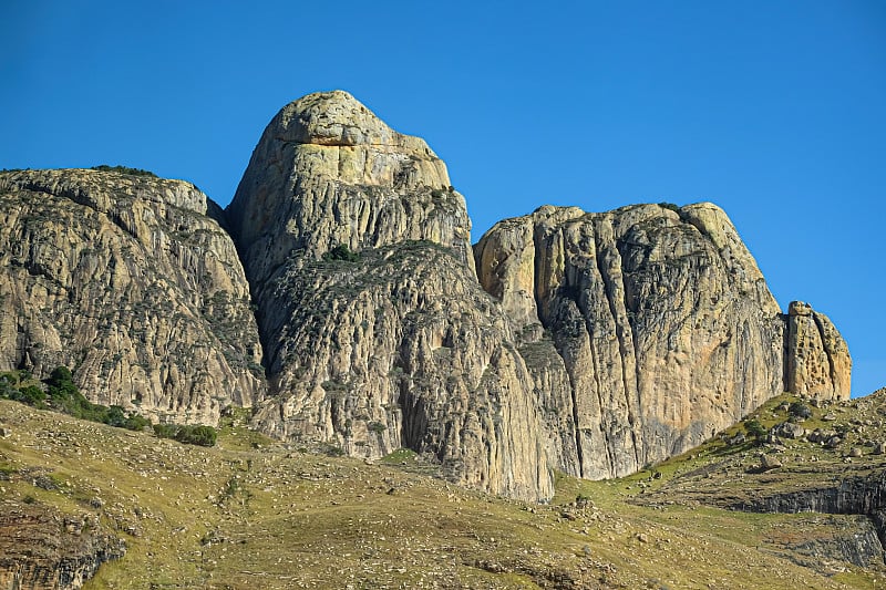 马达加斯加主教帽山附近的孤独风景