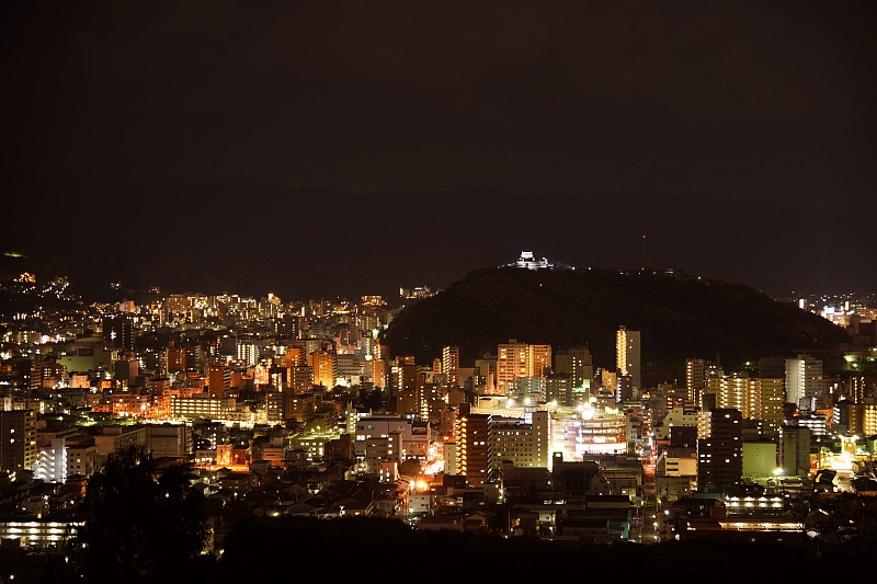 松山夜景。