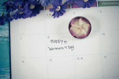 祝你妇女节快乐。
