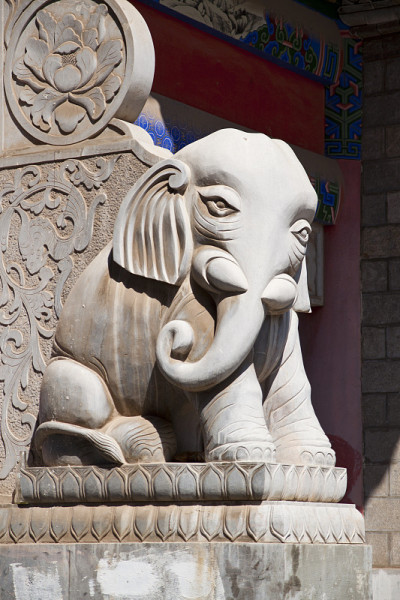 大象雕塑