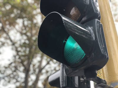 意大利罗马路上的交通灯