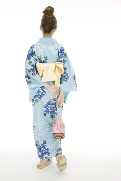 浴方妇女从后面提手提包