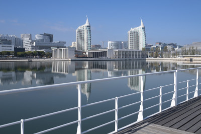 葡萄牙里斯本国家公园的海滨景色。