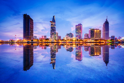 西贡商业行政中心夜景映照