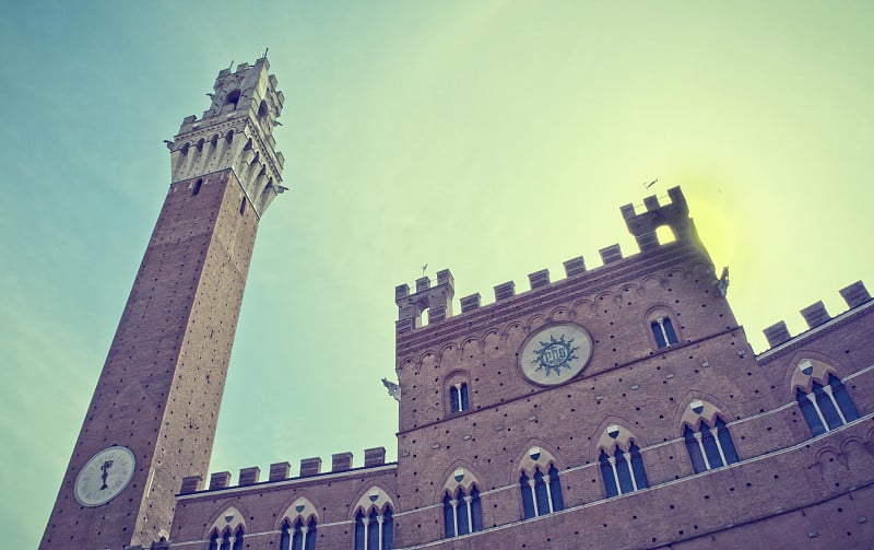 Mangia和Piazza del Campo -锡耶纳意大利