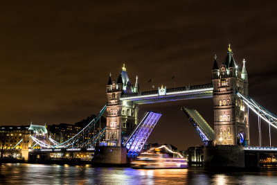 伦敦塔桥夜景，英国