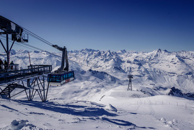 在Tignes和Val D'Isere滑雪胜地Espace Killy的Grande Motte贡多