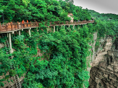 天门山悬崖悬道，张家界的天门，中国，亚洲