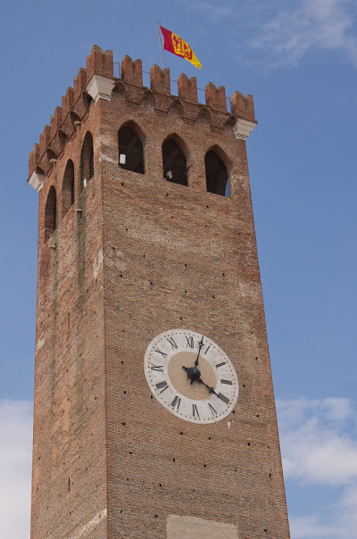 Bassano del Grappa 市政塔 - 市政塔