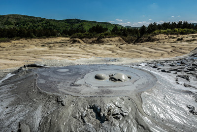 泥泞的火山锥