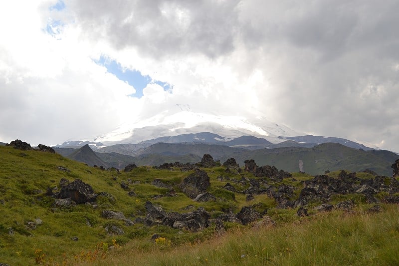 山的风景。厄尔布鲁士山