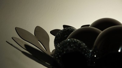黑球对黑玻璃球