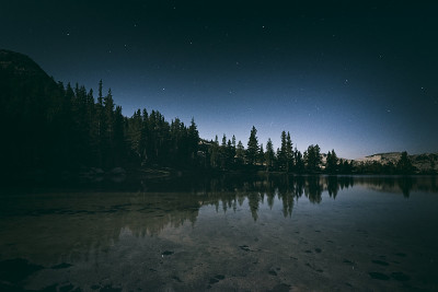 内华达山脉的夜空