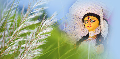 女神杜尔迦的脸在快乐杜尔迦Puja Subh Navratri Maa背景