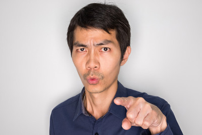 一个失意的商人正在抱怨