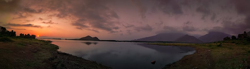 卡马拉加湖全景