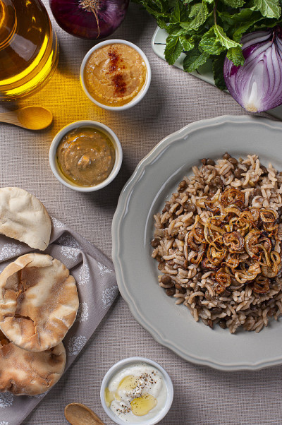 Mujaddara。扁豆米饭是阿拉伯菜中的一道素食。