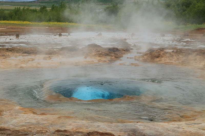 冰岛的 Strokkur Geysir