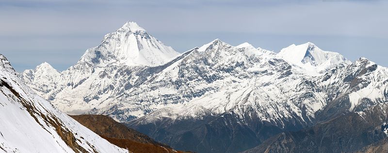 多拉吉里山，多拉吉里山从Thorung La pass，尼泊尔