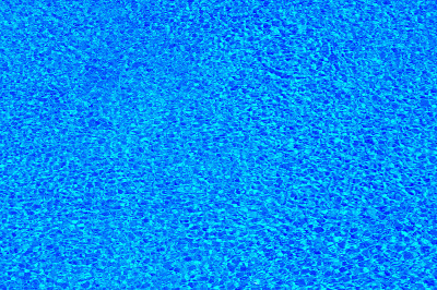 水在阳光下。