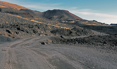 埃特纳火山上的土路