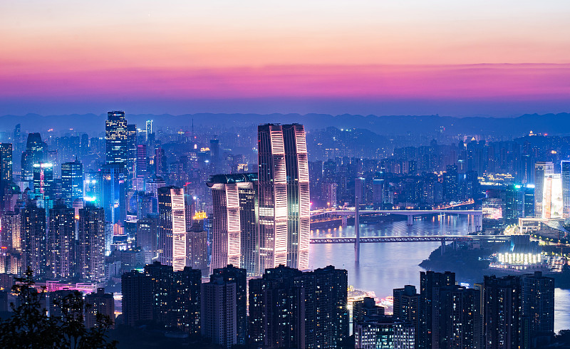 现代城市夜景，重庆，中国