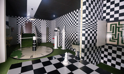 在棋盘下的任务房间的内部视图
